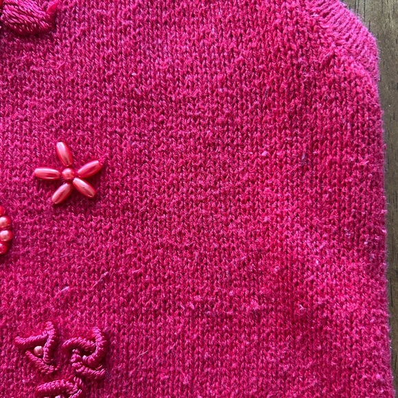 Requirements women’s red beaded Christmas sweater vest size large​​ - Picture 8 of 9